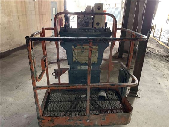 2010 JLG E400AJPN Boom Lift