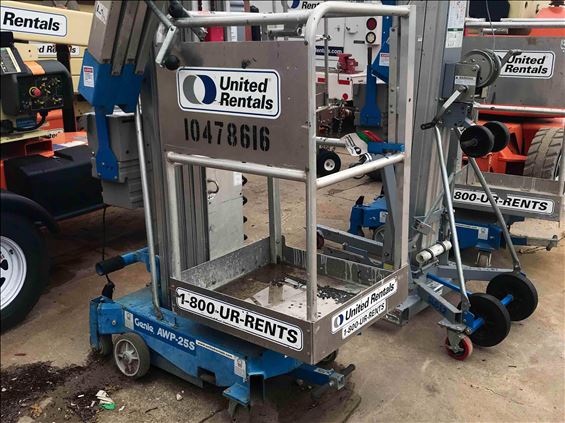 2016 Genie AWP-25SDC Pusharound Lift