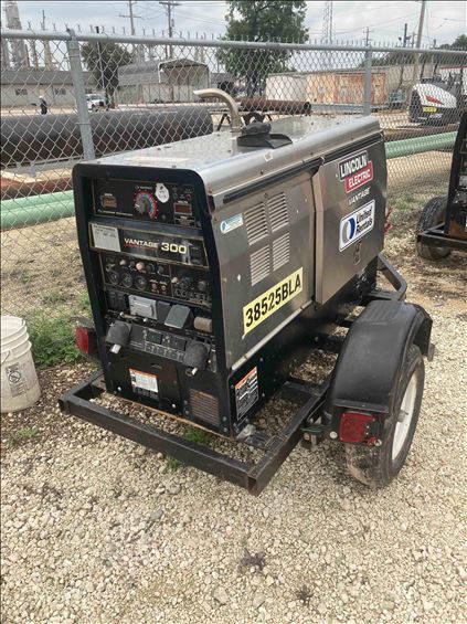 2016 Lincoln Electric Vantage 300 Welder