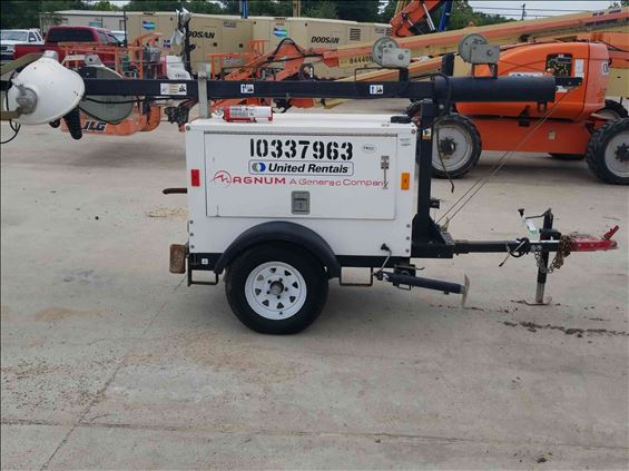 2015 Magnum Pro MLT3060 Towable Light Tower