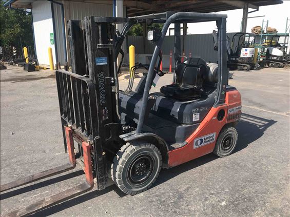 2015 Toyota 8FGU25 Warehouse Forklift
