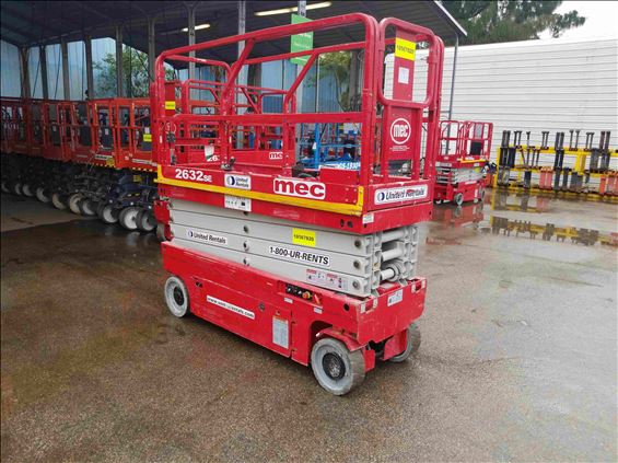 2017 MEC 2632SE Scissor Lift