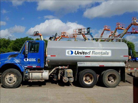 2015 INTERNAT'L 7400 WATER Water Truck