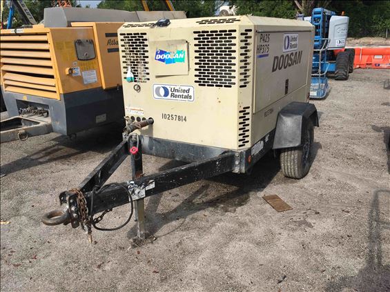 2014 Doosan P425/HP375WCUT4 Air Compressor