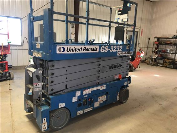 2014 Genie GS-3232 Scissor Lift