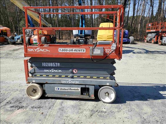 2014 Skyjack SJIII3226 Scissor Lift