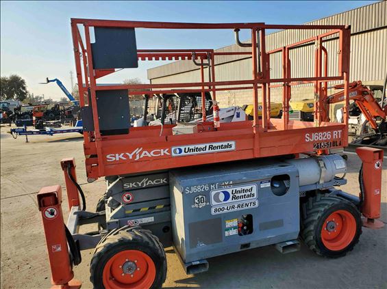 2015 Skyjack SJ6826RT Scissor Lift