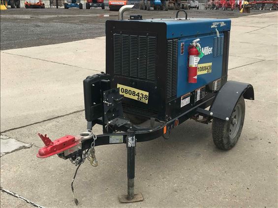 2018 Miller Welders Big Blue 300R Welder