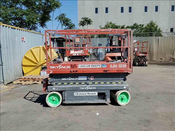 2014 Skyjack SJIII3220 Scissor Lift