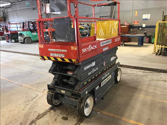 2014 Skyjack SJIII3226 Scissor Lift