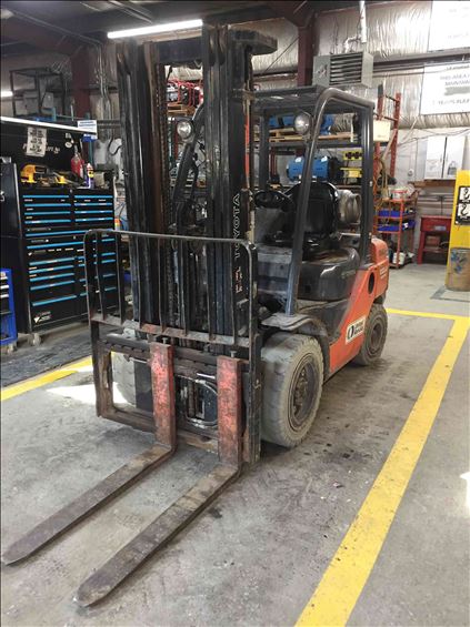 2014 Toyota 8FGU30 Warehouse Forklift