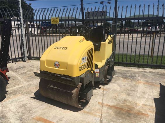2017 Wacker Neuson RD 12A-90 Ride-On Roller