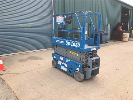 2013 Genie GS-1930 Scissor Lift