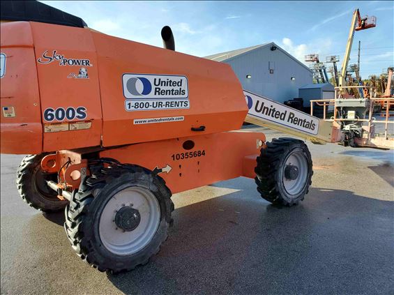 2015 JLG 600S Boom Lift
