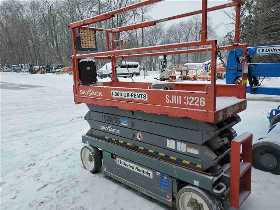 2014 Skyjack SJIII3226 Scissor Lift