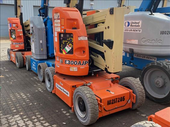 2014 JLG E300AJP Boom Lift