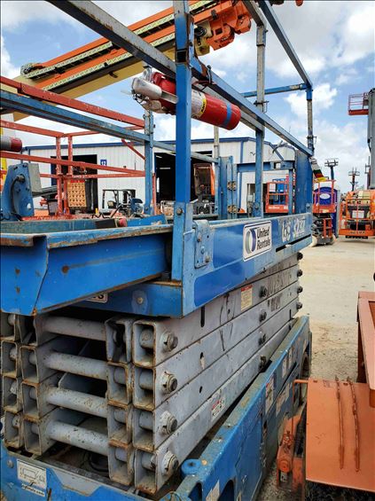 2014 Genie GS-3232 Scissor Lift