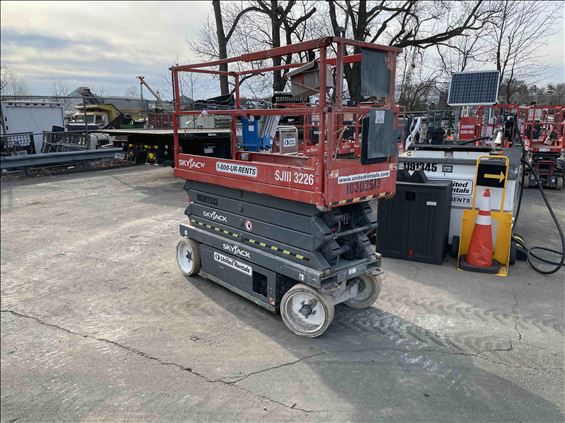 2014 Skyjack SJIII3226 Scissor Lift