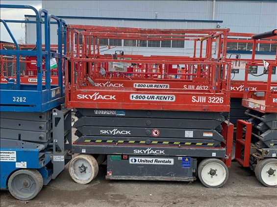 2014 Skyjack SJIII3226 Scissor Lift