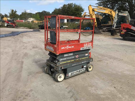 2013 Skyjack SJIII3219 Scissor Lift