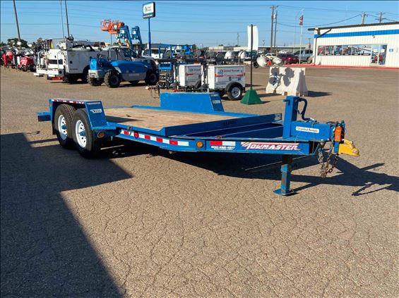 2016 Towmaster T-12DT Trailer