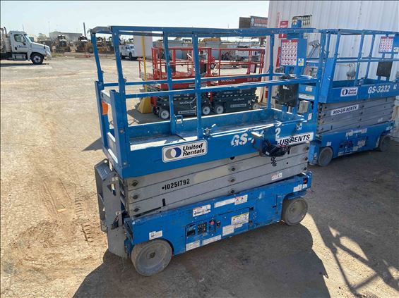 2014 Genie GS-2632 Scissor Lift