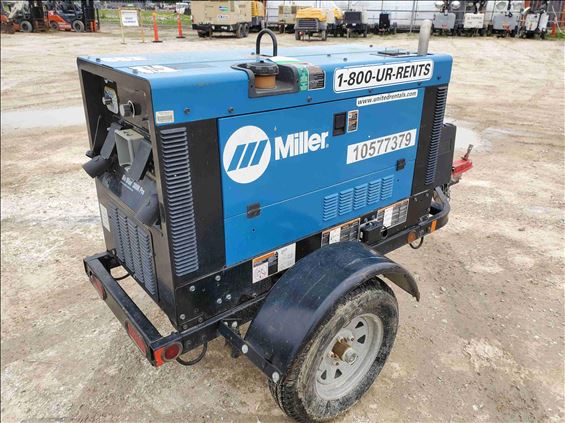 2017 Miller Welders Big Blue 300R Welder
