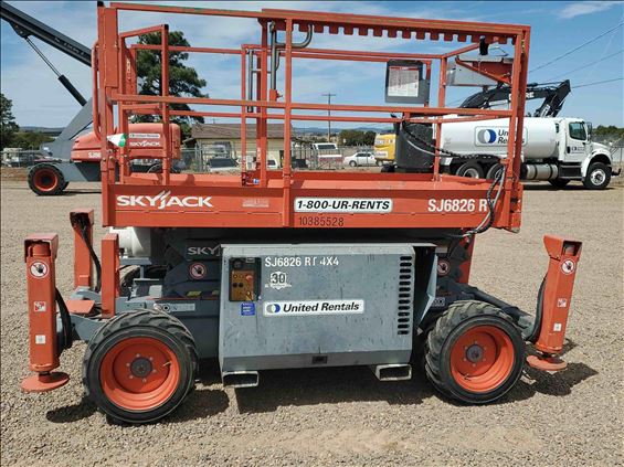 2015 Skyjack SJ6826RT Scissor Lift