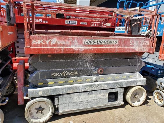 2014 Skyjack SJIII3226 Scissor Lift