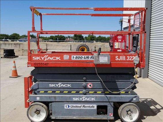 2014 Skyjack SJIII3226 Scissor Lift