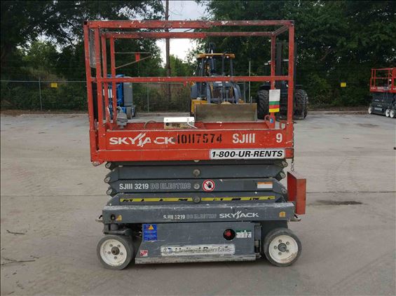 2013 Skyjack SJIII3219 Scissor Lift