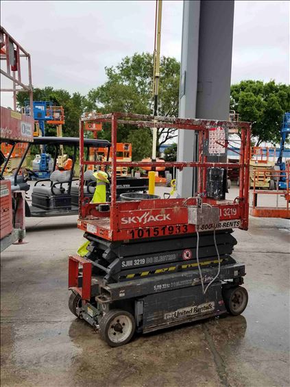2013 Skyjack SJIII3219 Scissor Lift