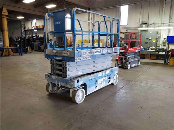2013 Genie GS-2646 Scissor Lift