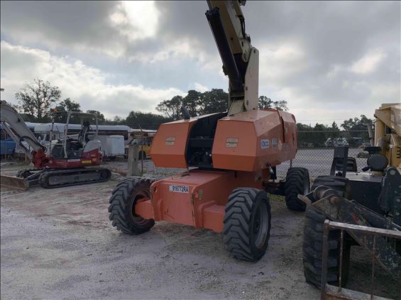2012 JLG 800S Boom Lift