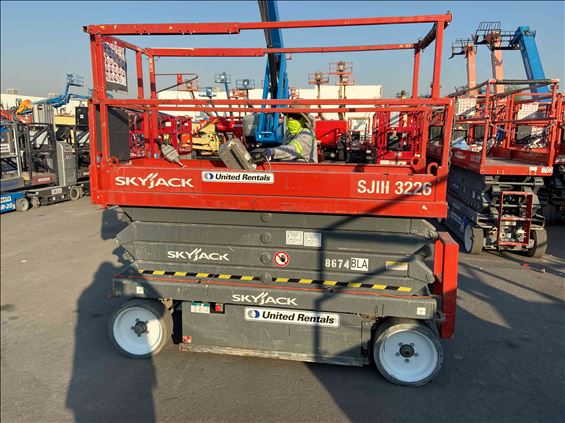 2014 Skyjack SJIII3226 Scissor Lift