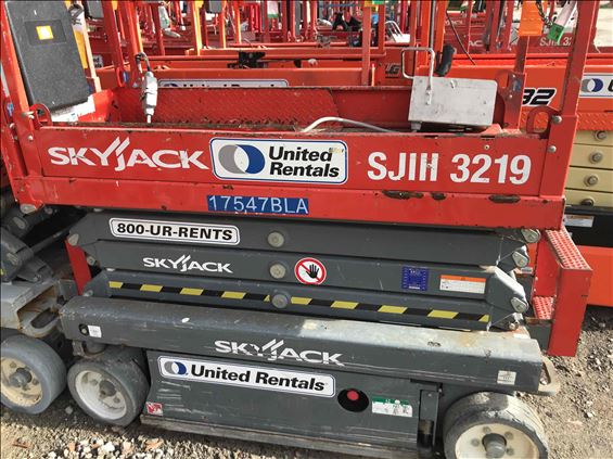 2015 Skyjack SJIII3219 Scissor Lift