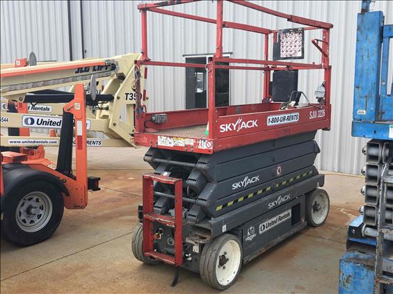 2015 Skyjack SJIII3226 Scissor Lift