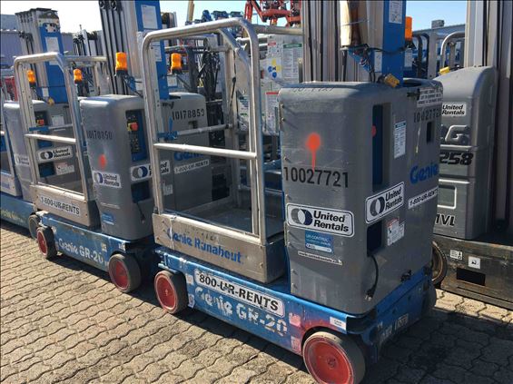 2012 Genie GR-20 Vertical Lift