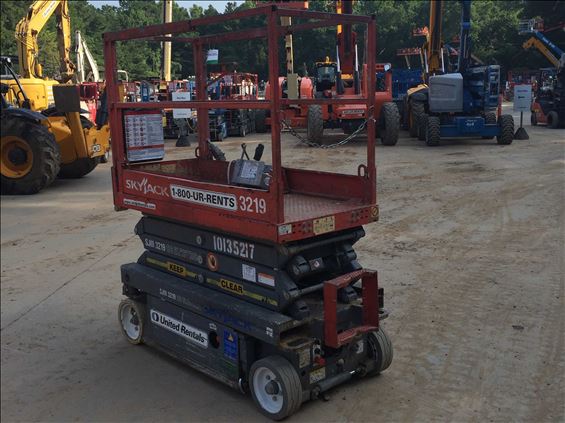 2013 Skyjack SJIII3219 Scissor Lift
