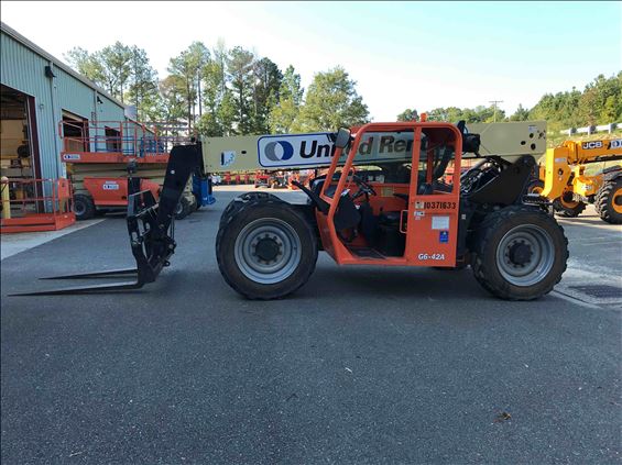 2015 JLG G6-42A