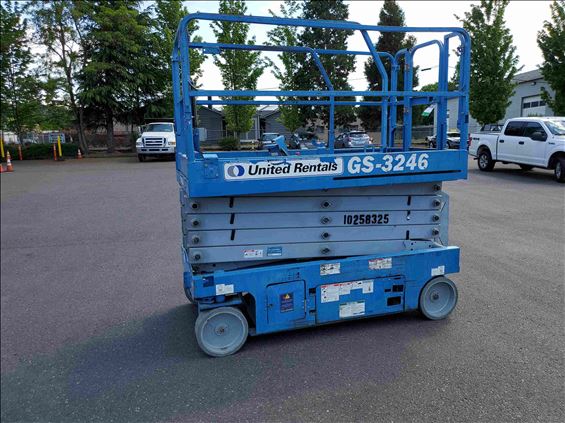 2014 Genie GS-3246 Scissor Lift