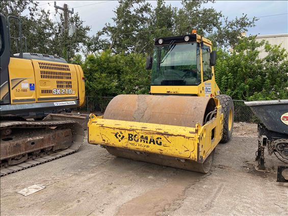 2015 BOMAG BW 211 D-50 Ride-On Roller