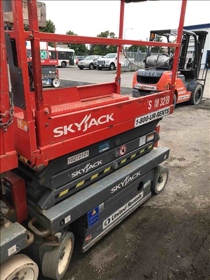 2014 Skyjack SJIII3219 Scissor Lift