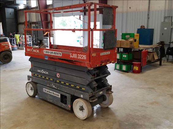 2014 Skyjack SJIII3226 Scissor Lift