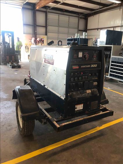 2017 Lincoln Electric Vantage 300 Welder