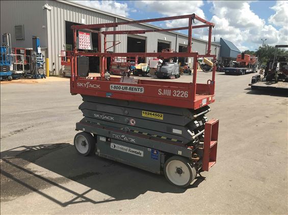 2014 Skyjack SJIII3226 Scissor Lift