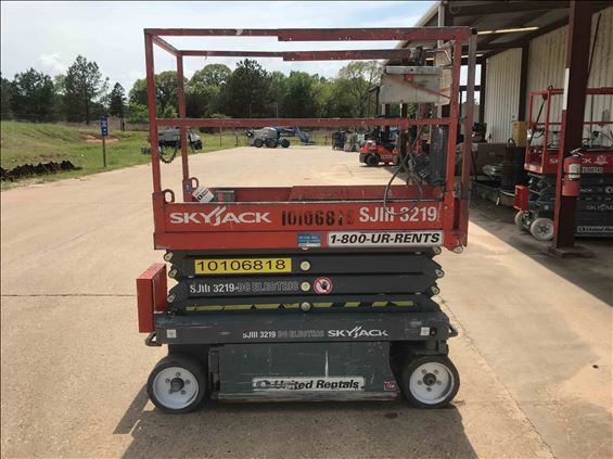 2013 Skyjack SJIII3219 Scissor Lift