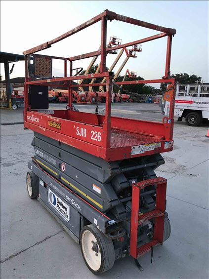 2013 Skyjack SJIII3226 Scissor Lift