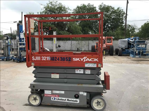 2014 Skyjack SJIII3219 Scissor Lift