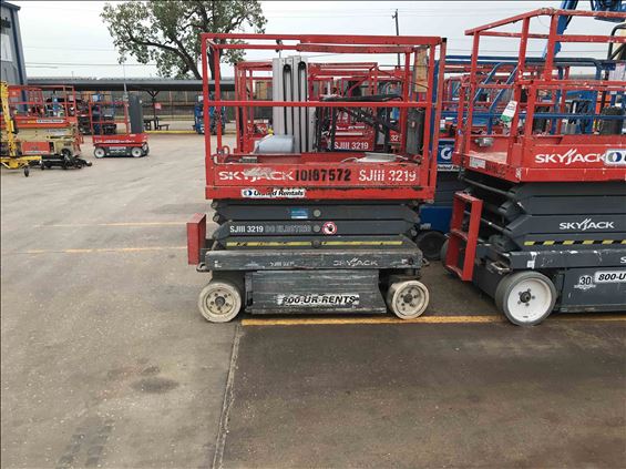 2013 Skyjack SJIII3219 Scissor Lift